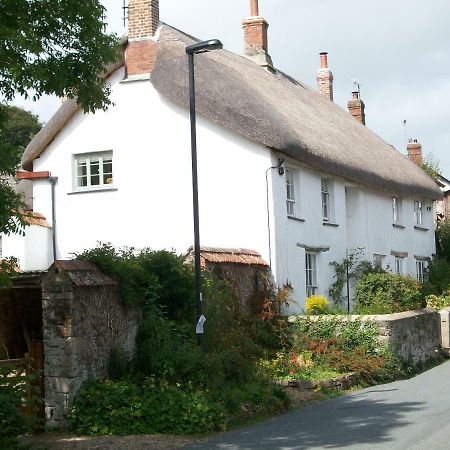 Middletown Farmhouse B&B オークハンプトン エクステリア 写真